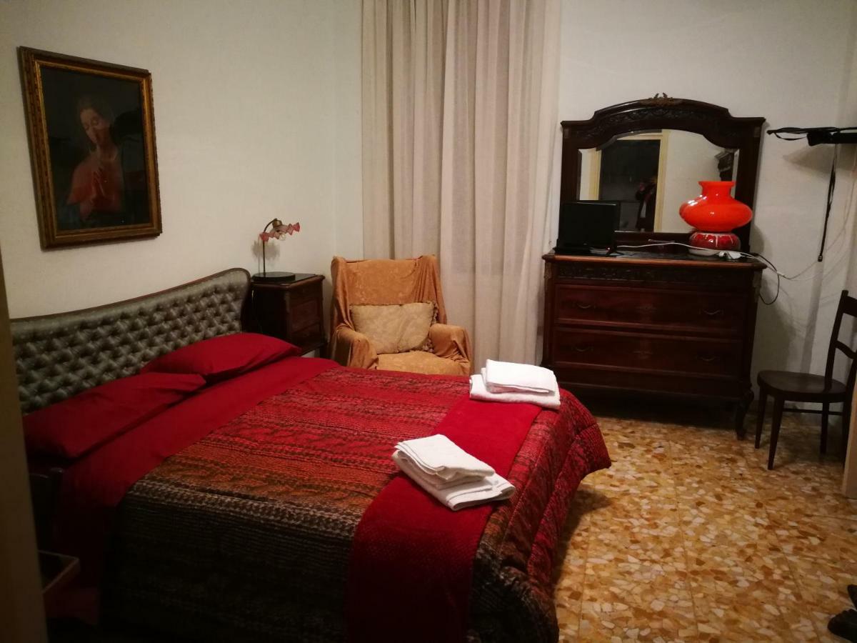 Arturo'S House Apartment Napoli Bagian luar foto