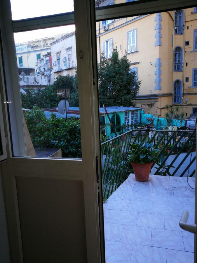 Arturo'S House Apartment Napoli Bagian luar foto